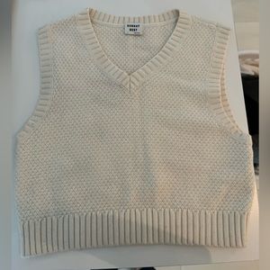 Aritzia Sunday Best Sweater Vest